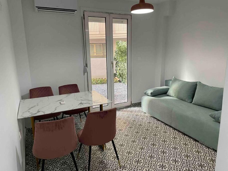 Family Apartment With Private Yard Next To Agios Dimitrios Church Tessalónica Exterior foto